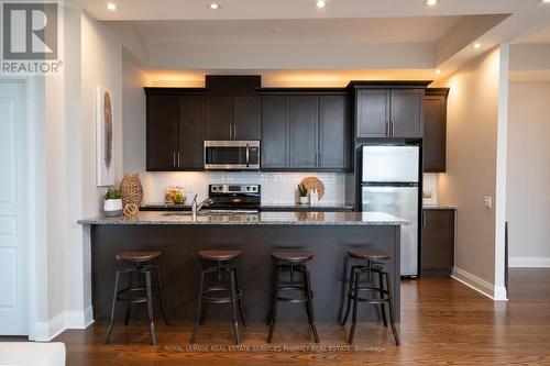 #1904 -1 Hurontario St, Mississauga, ON - Indoor Photo Showing Kitchen With Upgraded Kitchen