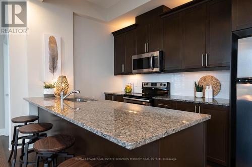 #1904 -1 Hurontario St, Mississauga, ON - Indoor Photo Showing Kitchen With Double Sink With Upgraded Kitchen