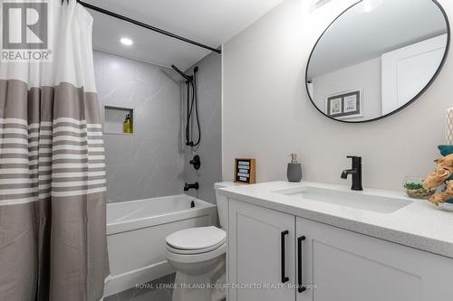 3861 Petalpath Way, London, ON - Indoor Photo Showing Bathroom