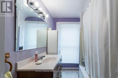 586 Ashley Street, Belleville, ON - Indoor Photo Showing Bathroom
