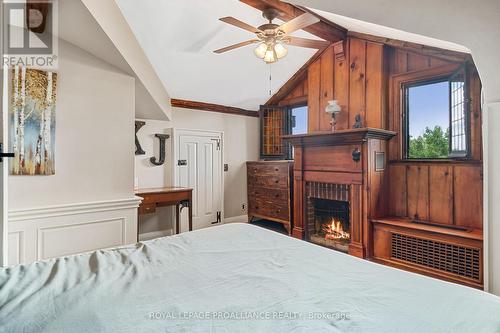 153 Dundas Street W, Belleville, ON - Indoor Photo Showing Bedroom