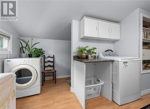 100 Sherbrooke Street E, Perth, ON - Indoor Photo Showing Laundry Room