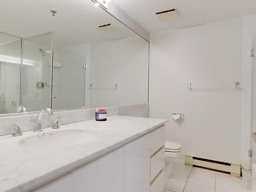 Salle de bains - 702-1625 Av. Lincoln, Montréal (Ville-Marie), QC - Indoor Photo Showing Bathroom