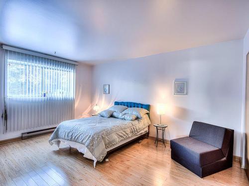 Master bedroom - 2-3055 Place Alton-Goldbloom, Laval (Chomedey), QC - Indoor Photo Showing Bedroom