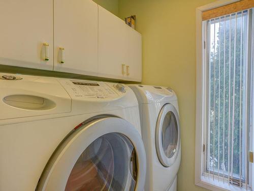 Salle de lavage - 560 Boul. Roland-Durand, Rosemère, QC - Indoor Photo Showing Laundry Room