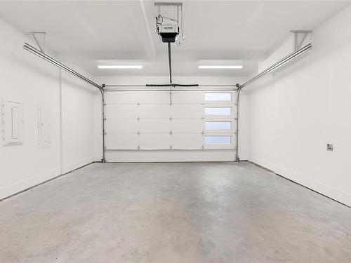 1169 Spirit Crt, Langford, BC - Indoor Photo Showing Garage