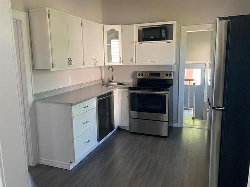 16 Empress Avenue N, Thunder Bay, ON - Indoor Photo Showing Kitchen