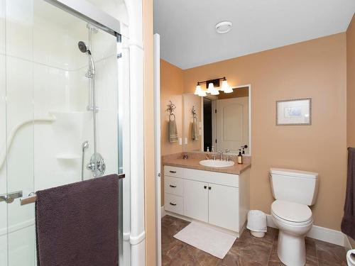 2124 Mahogany Way, Thunder Bay, ON - Indoor Photo Showing Bathroom