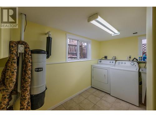 493 Scott Avenue, Penticton, BC - Indoor Photo Showing Laundry Room