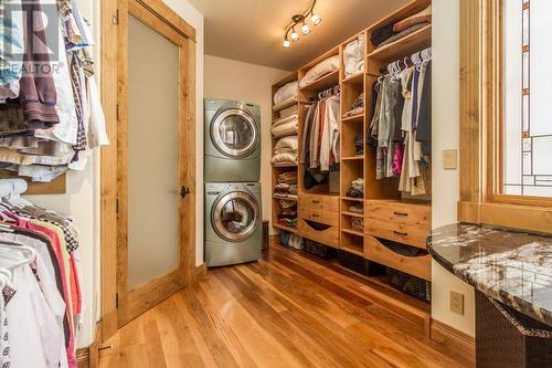 1555 Gregory Road, West Kelowna, BC - Indoor Photo Showing Laundry Room