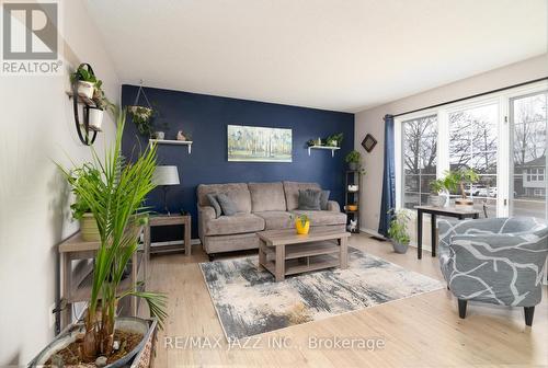 61 Liddle Lane, Belleville, ON - Indoor Photo Showing Living Room