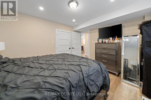 122 Bleecker Ave, Belleville, ON - Indoor Photo Showing Bedroom