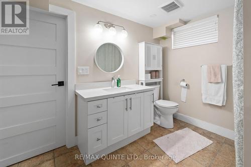 122 Bleecker Ave, Belleville, ON - Indoor Photo Showing Bathroom