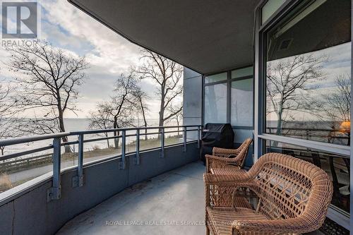 #203 -3500 Lakeshore Rd W, Oakville, ON - Outdoor With Exterior