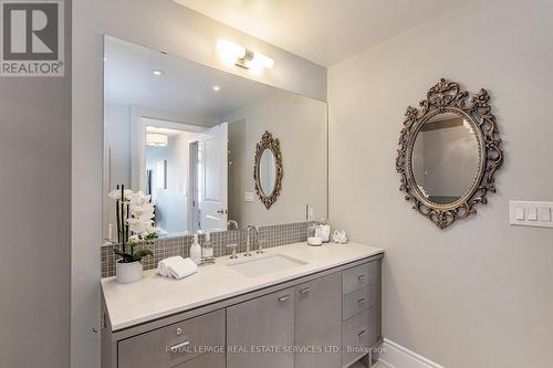 #203 -3500 Lakeshore Rd W, Oakville, ON - Indoor Photo Showing Bathroom