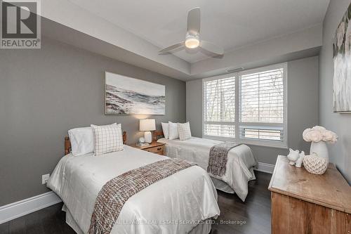 #203 -3500 Lakeshore Rd W, Oakville, ON - Indoor Photo Showing Bedroom