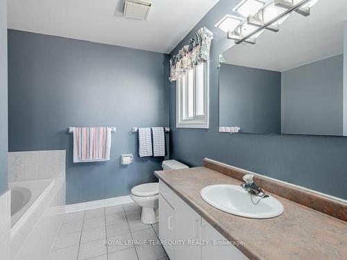 41 Tipton Cres, Ajax, ON - Indoor Photo Showing Bathroom