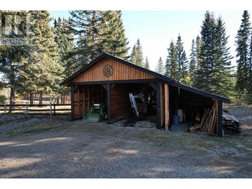 7026 Holmes Road, 100 Mile House, BC - Outdoor