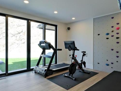 740 Pinehaven Court, Kelowna, BC - Indoor Photo Showing Gym Room