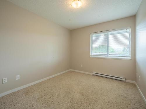 204-260 Franklyn Road, Kelowna, BC - Indoor Photo Showing Other Room