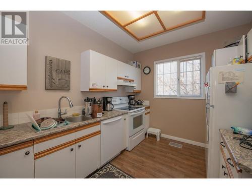 1220 25 Avenue Unit# 34, Vernon, BC - Indoor Photo Showing Kitchen