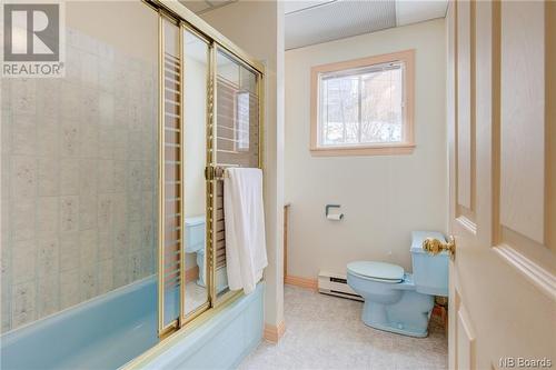 135 Sutton Street, Fredericton, NB - Indoor Photo Showing Bathroom