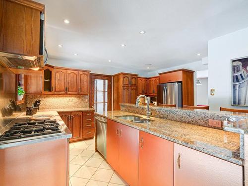 Kitchen - 8295 Rue Santiago, Brossard, QC - Indoor Photo Showing Kitchen With Double Sink With Upgraded Kitchen