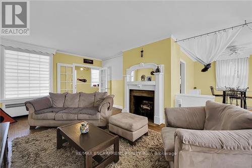 735 Colborne St E, Brantford, ON - Indoor Photo Showing Living Room With Fireplace