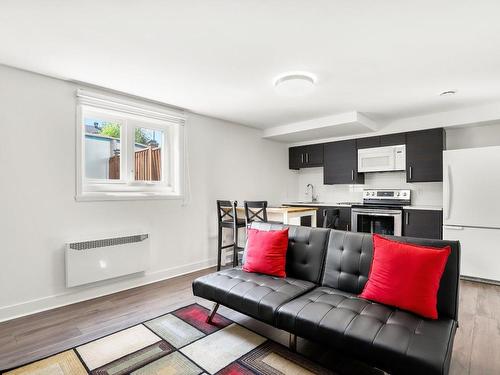 Living room - 4425A Rue Domville, Longueuil (Saint-Hubert), QC - Indoor Photo Showing Living Room