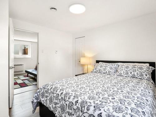 Master bedroom - 4425A Rue Domville, Longueuil (Saint-Hubert), QC - Indoor Photo Showing Bedroom