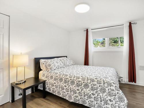 Master bedroom - 4425A Rue Domville, Longueuil (Saint-Hubert), QC - Indoor Photo Showing Bedroom