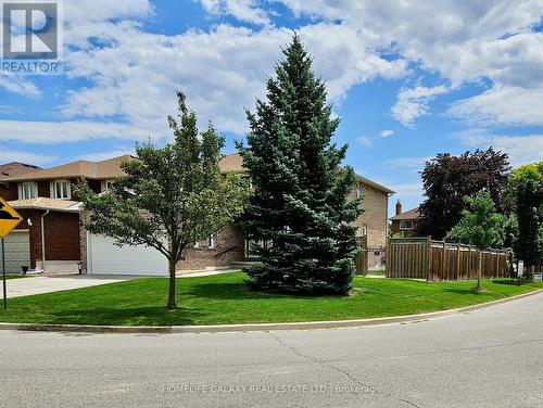 126 Spring Town Rd, Vaughan, ON - Outdoor