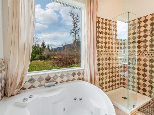 7827 Beaver Creek Rd, Port Alberni, BC - Indoor Photo Showing Bathroom
