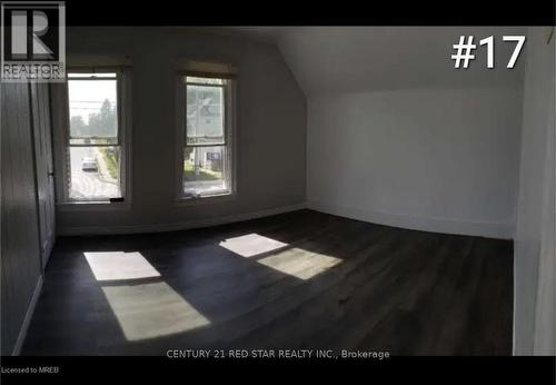5082 St. Lawrence Ave, Niagara Falls, ON - Indoor Photo Showing Other Room