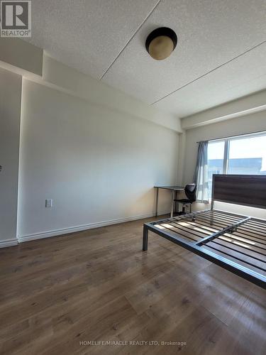 #G510 -275 Larch St, Waterloo, ON - Indoor Photo Showing Other Room