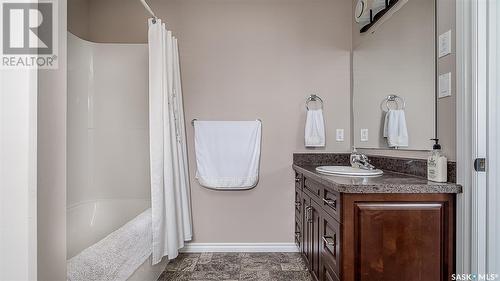 D4 33 Wood Lily Drive, Moose Jaw, SK - Indoor Photo Showing Bathroom