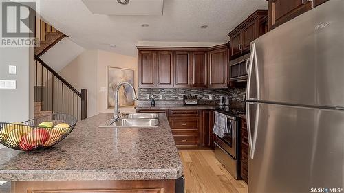 D4 33 Wood Lily Drive, Moose Jaw, SK - Indoor Photo Showing Kitchen With Double Sink With Upgraded Kitchen