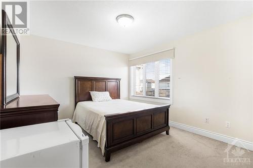 718 Beaudelaire Street, Ottawa, ON - Indoor Photo Showing Bedroom