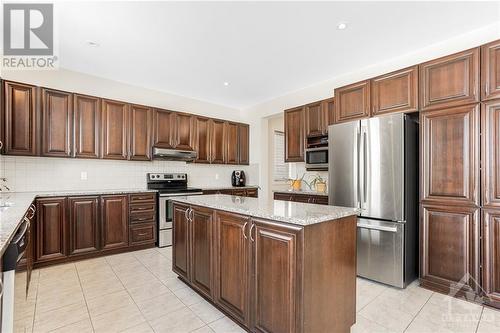 718 Beaudelaire Street, Ottawa, ON - Indoor Photo Showing Kitchen With Double Sink