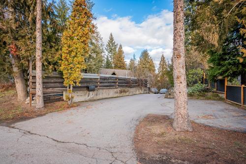 2103 10Th Avenue, Castlegar, BC - Outdoor