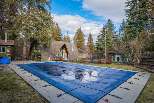 2103 10Th Avenue, Castlegar, BC - Outdoor With In Ground Pool