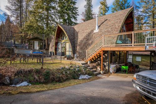 2103 10Th Avenue, Castlegar, BC - Outdoor