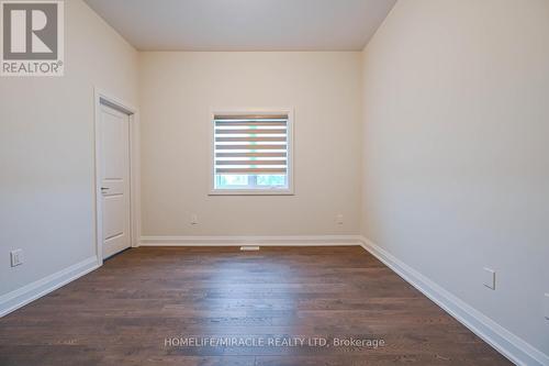 47 Mapleton St, Richmond Hill, ON - Indoor Photo Showing Other Room