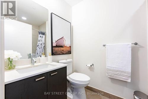 #1102 -30 Roehampton Ave, Toronto, ON - Indoor Photo Showing Bathroom