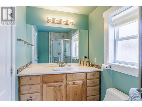 4595 Caverly Road, Lac La Hache, BC - Indoor Photo Showing Bathroom