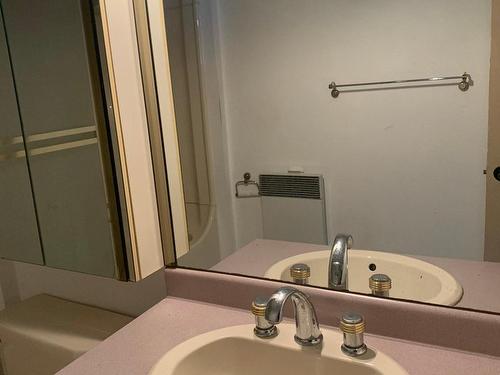 Bathroom - 5945 Rue Landry, Montréal (Mercier/Hochelaga-Maisonneuve), QC - Indoor Photo Showing Bathroom