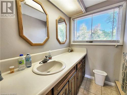 5 Noble Drive, Miller Lake, ON - Indoor Photo Showing Bathroom