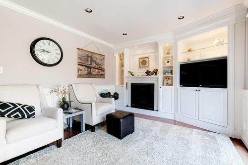 195 Wilton Street, Burlington, ON - Indoor Photo Showing Living Room With Fireplace