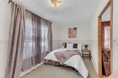 16 Broad Street, Port Dover, ON - Indoor Photo Showing Bedroom