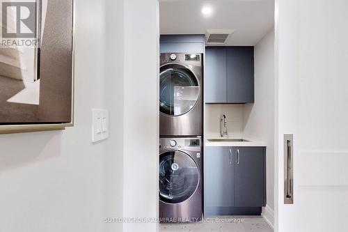 3 Regent St, Richmond Hill, ON - Indoor Photo Showing Laundry Room